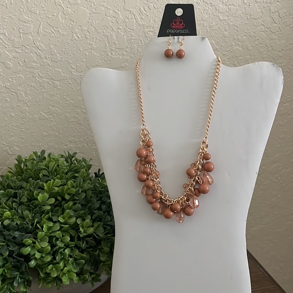 Necklaces - Picture 3 of 5